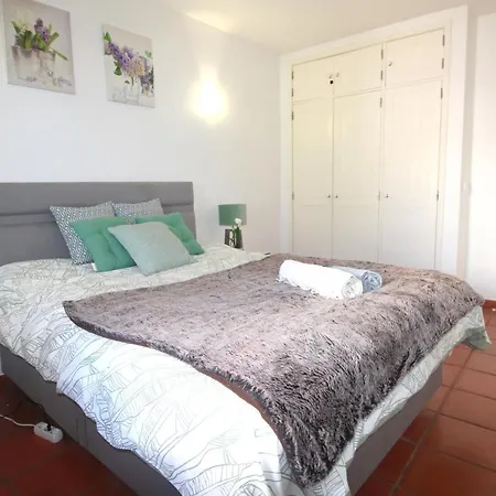 Apt 6 People - Large Private Terrace And Swimming Pool Ferienhaus